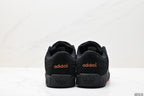 Men's black retro low-top sneakers - heel view