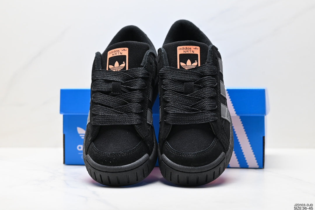 Men's black retro low-top sneakers - front view