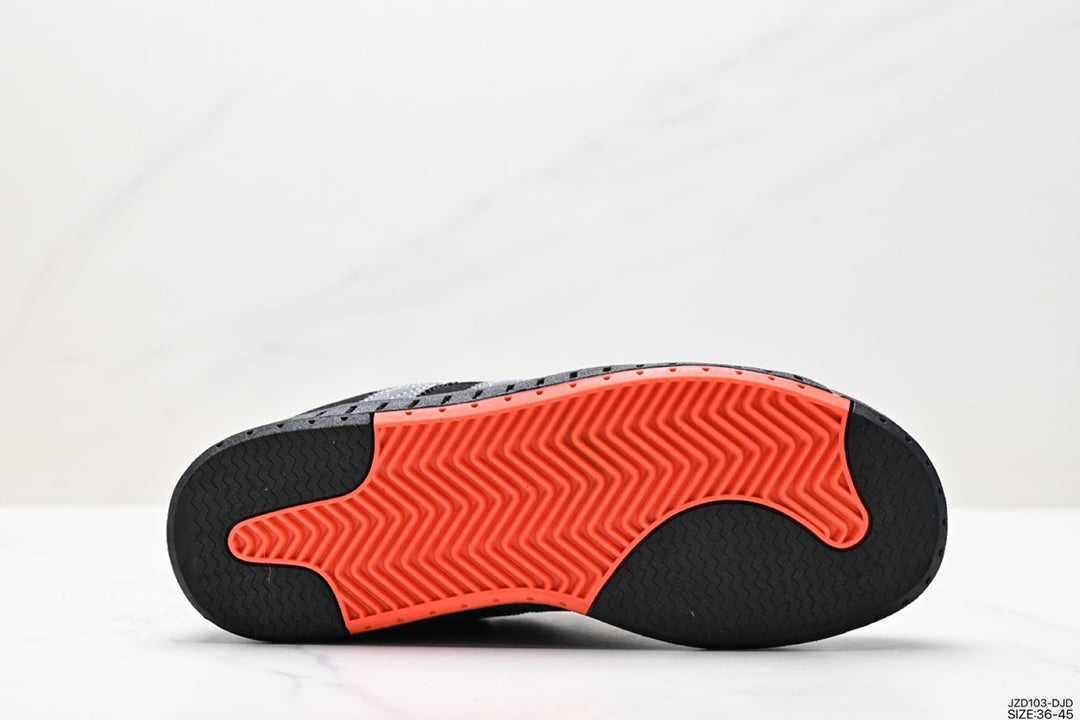 Men's black retro low-top sneakers - outsole view